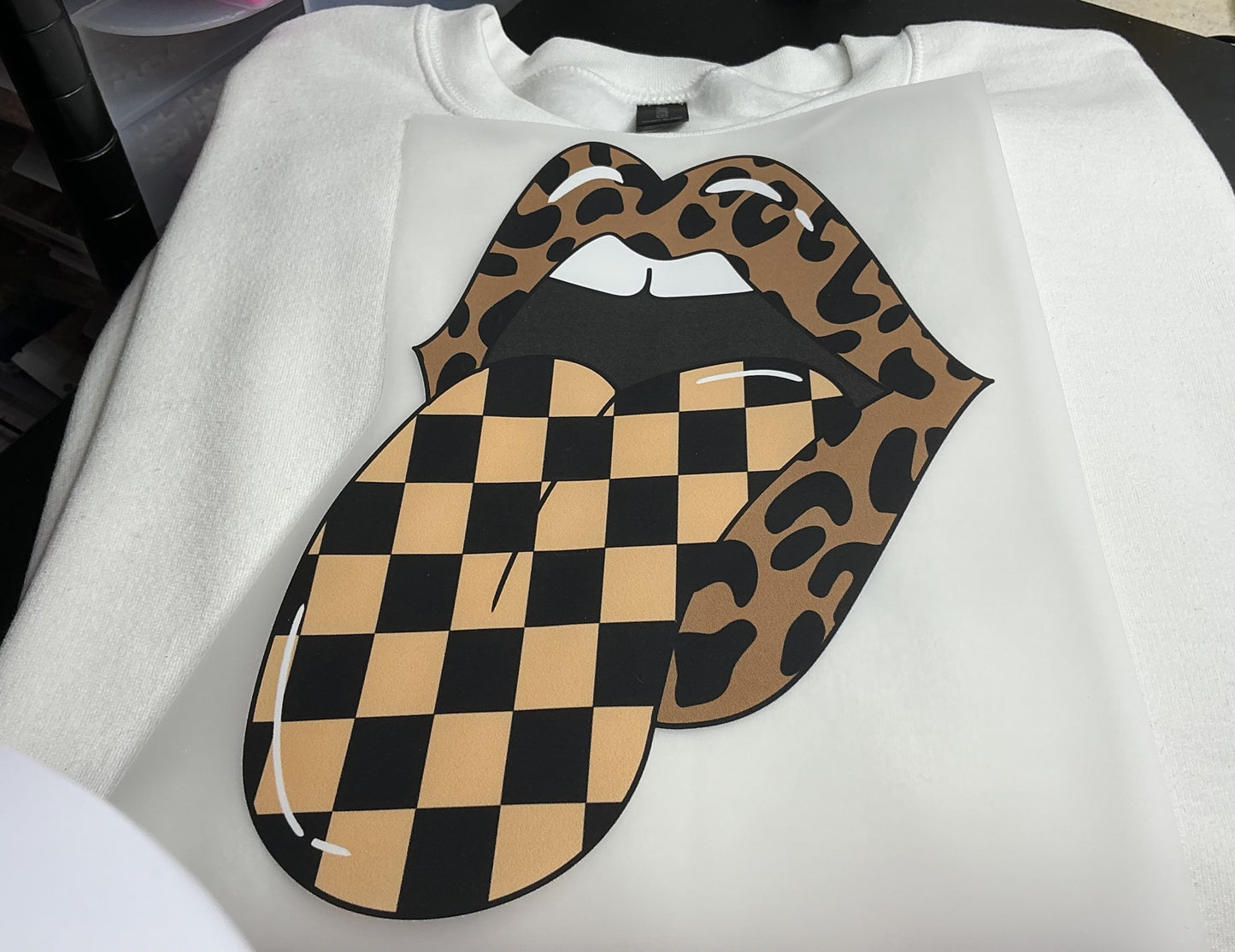 CHECKERED LEOPARD MOUTH #0223 (ALL SEASON) (HUMOR)(MUSIC)