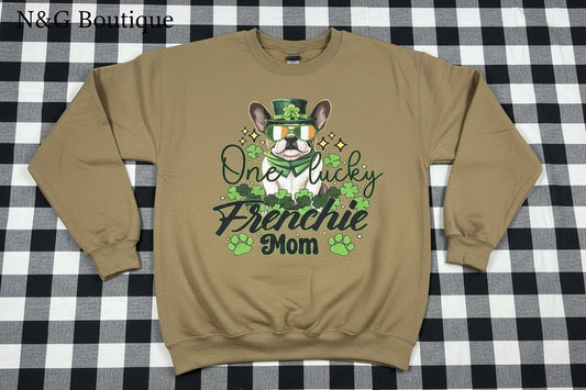 ONE LUCKY FRENCHIE MOM #0143 PERFECT FOR OVERSIZED TSHIRTS (ST PATRICK)