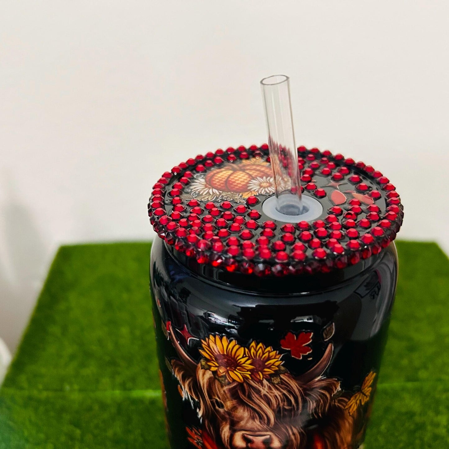 Highland Cow Festive I Glass Tumbler With Straw And Decorated Lid ICute Cup Beer Can Iced Coffee Glass Cup With Lid And Straw I