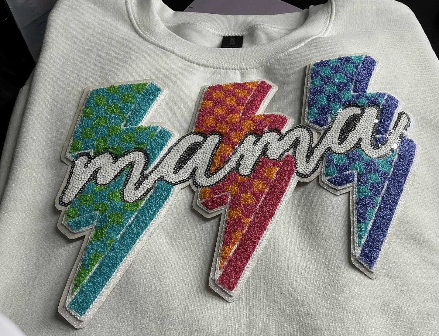 MAMA BOLT SEQUIN CHENILLE PATCH #0017 (ALL SEASON) (MAMA)